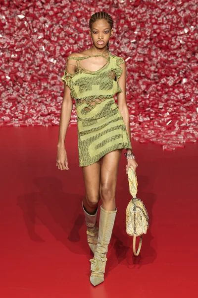 Look 19
